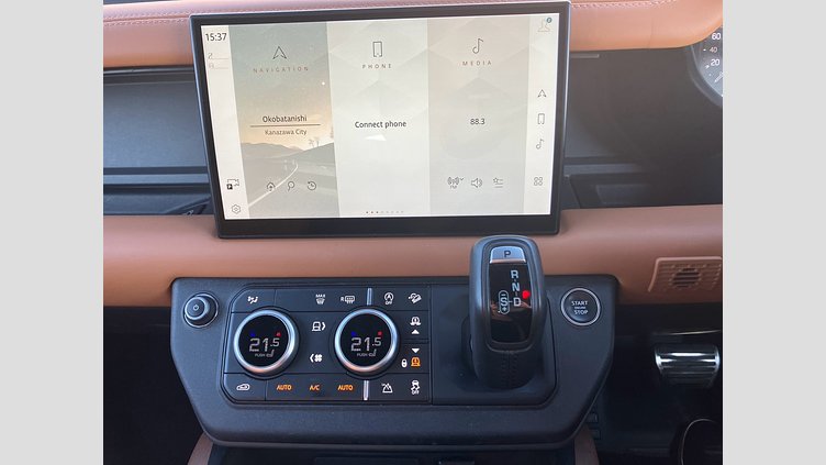 2022 認定中古車 Land Rover Defender 110 サントリーニブラック D300 AWD（AT） X