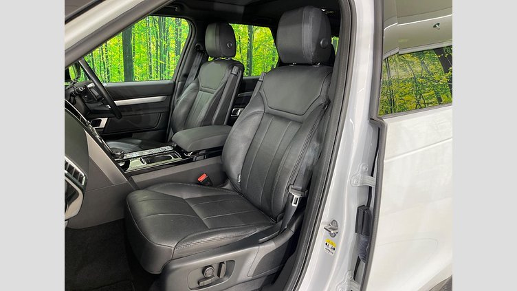2019 認定中古車 Land Rover Discovery ユーロンホワイト(メタリック) 3.0リッター TD6クリーンディーゼルエンジン （190kW/258PS） LANDMARK