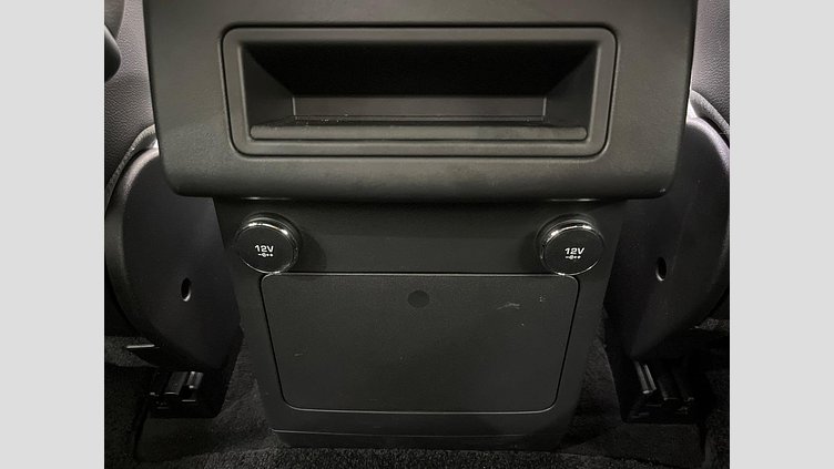 2019 認定中古車 Land Rover Discovery ユーロンホワイト(メタリック) 3.0リッター TD6クリーンディーゼルエンジン （190kW/258PS） LANDMARK