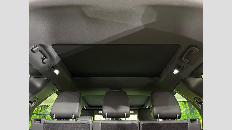 2019 認定中古車 Land Rover Discovery ユーロンホワイト(メタリック) 3.0リッター TD6クリーンディーゼルエンジン （190kW/258PS） LANDMARK