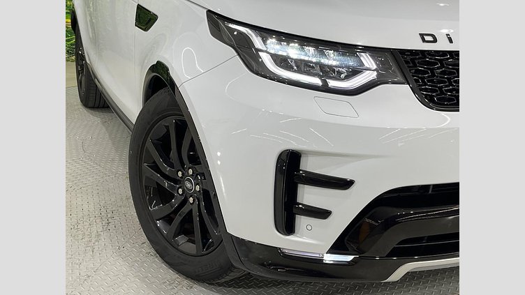 2019 認定中古車 Land Rover Discovery ユーロンホワイト(メタリック) 3.0リッター TD6クリーンディーゼルエンジン （190kW/258PS） LANDMARK