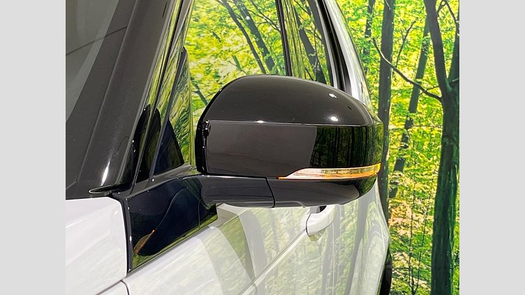 2019 認定中古車 Land Rover Discovery ユーロンホワイト(メタリック) 3.0リッター TD6クリーンディーゼルエンジン （190kW/258PS） LANDMARK