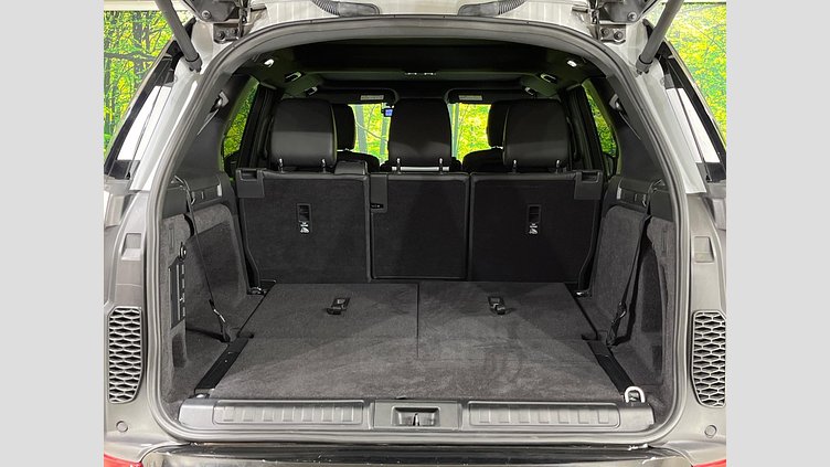 2019 認定中古車 Land Rover Discovery ユーロンホワイト(メタリック) 3.0リッター TD6クリーンディーゼルエンジン （190kW/258PS） LANDMARK