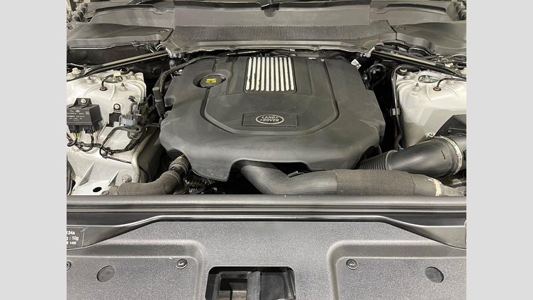 2019 認定中古車 Land Rover Discovery ユーロンホワイト(メタリック) 3.0リッター TD6クリーンディーゼルエンジン （190kW/258PS） LANDMARK