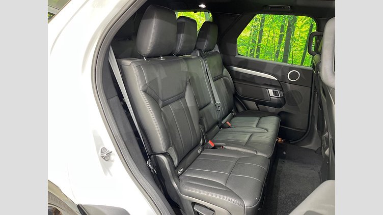 2019 認定中古車 Land Rover Discovery ユーロンホワイト(メタリック) 3.0リッター TD6クリーンディーゼルエンジン （190kW/258PS） LANDMARK