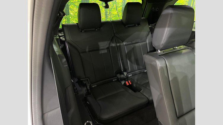 2019 認定中古車 Land Rover Discovery ユーロンホワイト(メタリック) 3.0リッター TD6クリーンディーゼルエンジン （190kW/258PS） LANDMARK