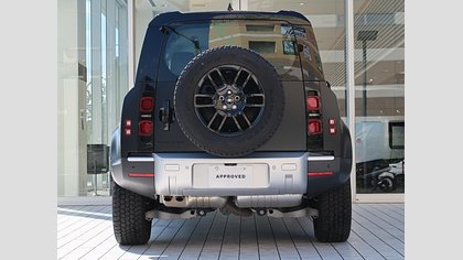 Defender 110 4