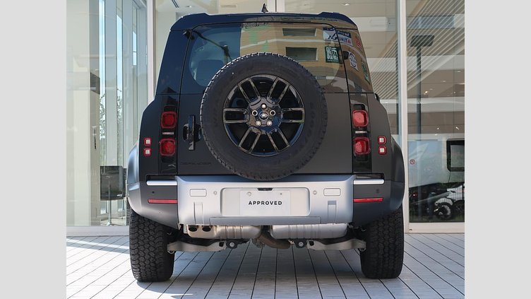 2023 認定中古車 Land Rover Defender 110 サントリーニブラック D300 AWD（AT） S