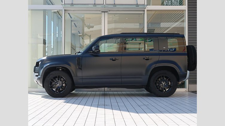 2023 認定中古車 Land Rover Defender 110 サントリーニブラック D300 AWD（AT） S