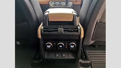 Defender 110 23