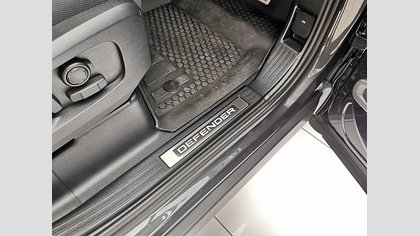 Defender 110 41