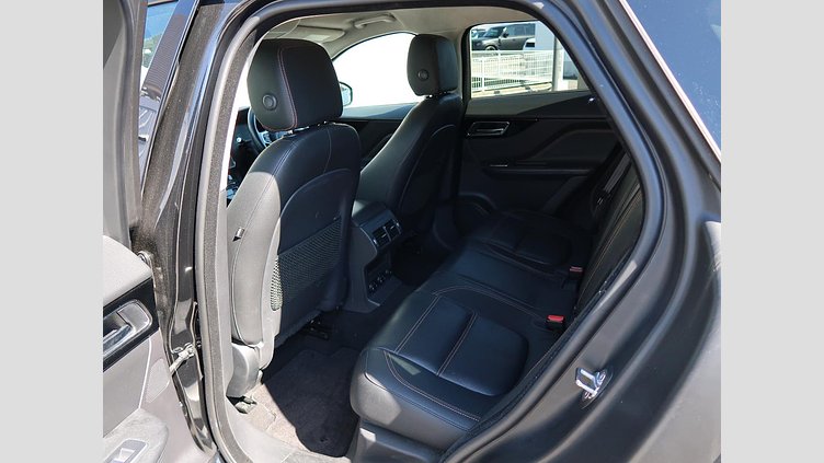 2019 認定中古車 Jaguar F-Pace Santorini Black 2.0 litre i4D Diesel PRESTIGE