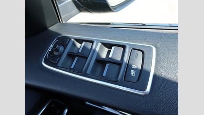 F-Pace 74