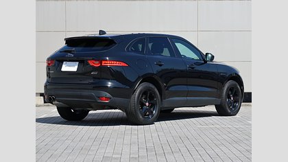 F-Pace 77