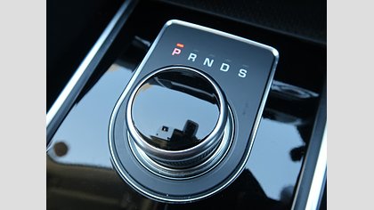 F-Pace 64