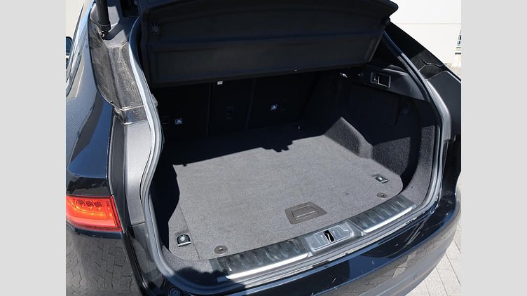 2019 認定中古車 Jaguar F-Pace Santorini Black 2.0 litre i4D Diesel PRESTIGE