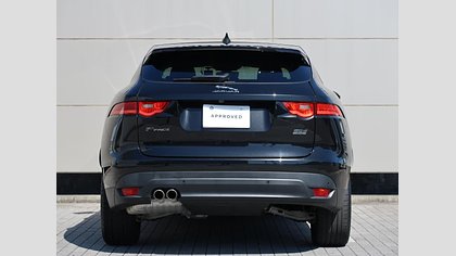 F-Pace 76