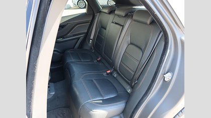 F-Pace 26
