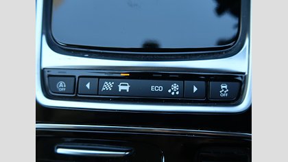 F-Pace 38
