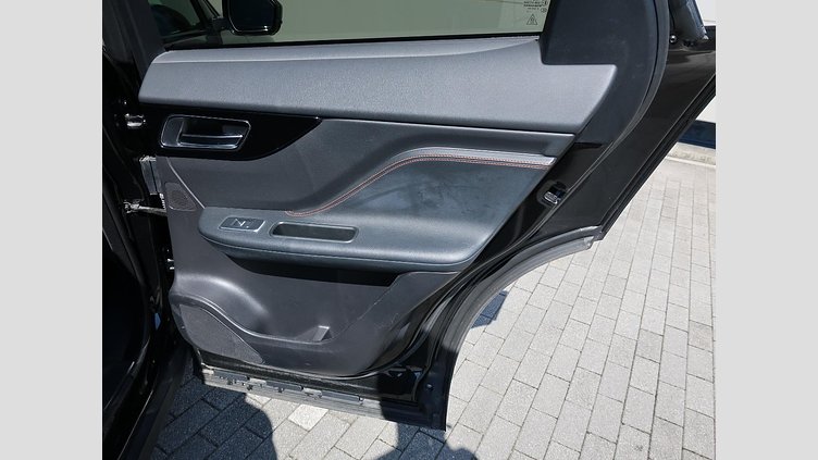2019 認定中古車 Jaguar F-Pace Santorini Black 2.0 litre i4D Diesel PRESTIGE