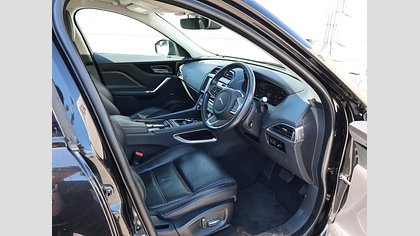 F-Pace 18