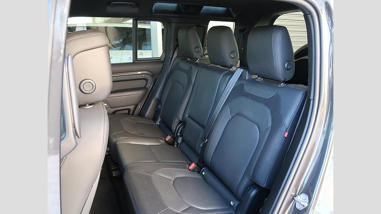 2022 認定中古車 Land Rover Defender 110 カルパチアングレイ D300 AWD（AT） X-DYNAMIC SE