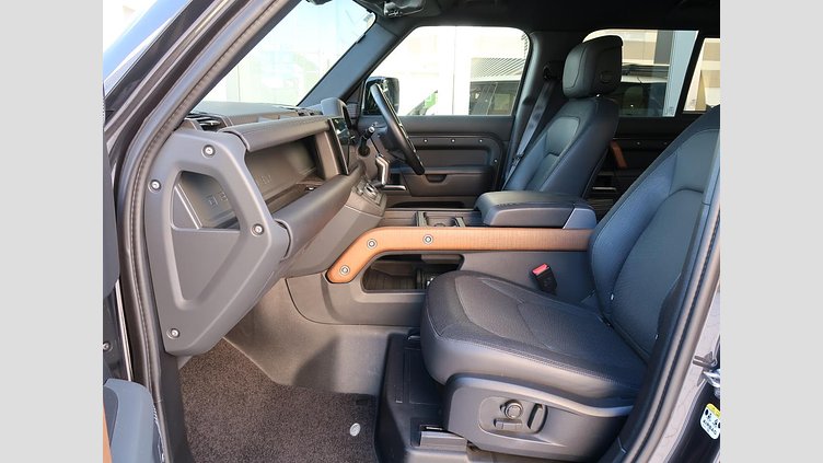 2022 認定中古車 Land Rover Defender 110 カルパチアングレイ D300 AWD（AT） X-DYNAMIC SE