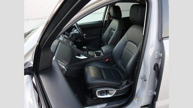2019 認定中古車 Jaguar E-Pace ボラスコグレー D180 オートマチック全輪駆動 S