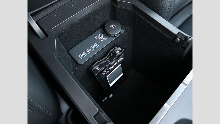 2019 認定中古車 Jaguar E-Pace ボラスコグレー D180 オートマチック全輪駆動 S