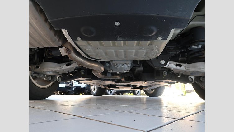 2019 認定中古車 Land Rover Range Rover Velar インダスシルバー D180 S