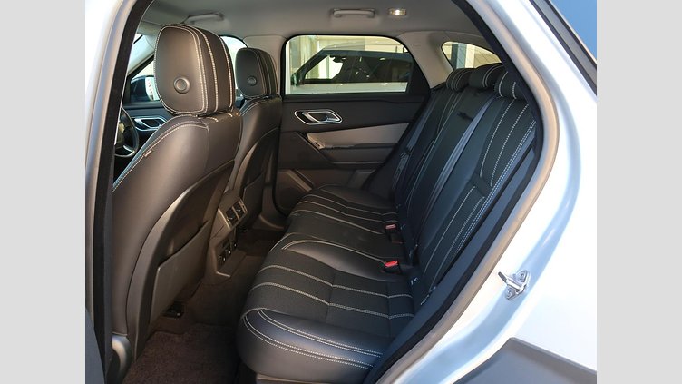 2019 認定中古車 Land Rover Range Rover Velar インダスシルバー D180 S