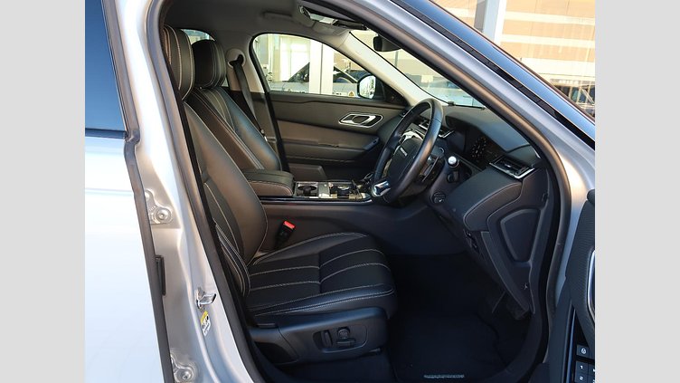 2019 認定中古車 Land Rover Range Rover Velar インダスシルバー D180 S