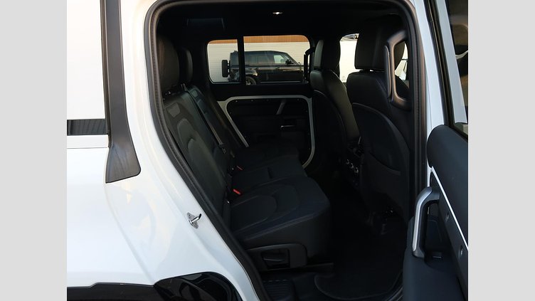 2024 認定中古車 Land Rover Defender 110 フジホワイト D300 AWD（AT） X-DYNAMIC SE