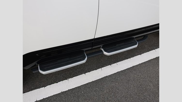 2024 認定中古車 Land Rover Defender 110 フジホワイト D300 AWD（AT） X-DYNAMIC SE