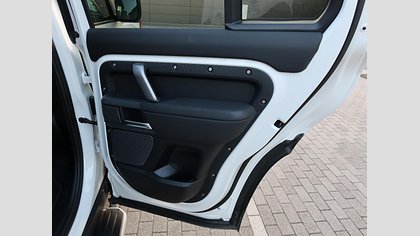 Defender 110 39