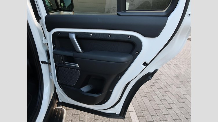 2024 認定中古車 Land Rover Defender 110 フジホワイト D300 AWD（AT） X-DYNAMIC SE