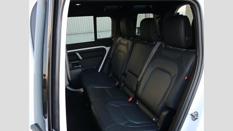 2024 認定中古車 Land Rover Defender 110 フジホワイト D300 AWD（AT） X-DYNAMIC SE