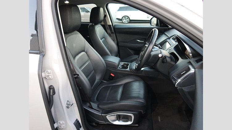 2019 認定中古車 Jaguar E-Pace ボラスコグレー D180 オートマチック全輪駆動 S