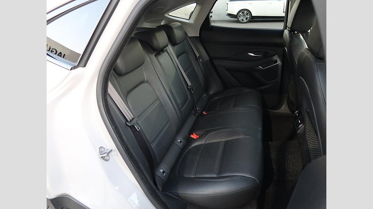 2019 認定中古車 Jaguar E-Pace ボラスコグレー D180 オートマチック全輪駆動 S