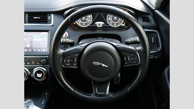 2019 認定中古車 Jaguar E-Pace ボラスコグレー D180 オートマチック全輪駆動 S