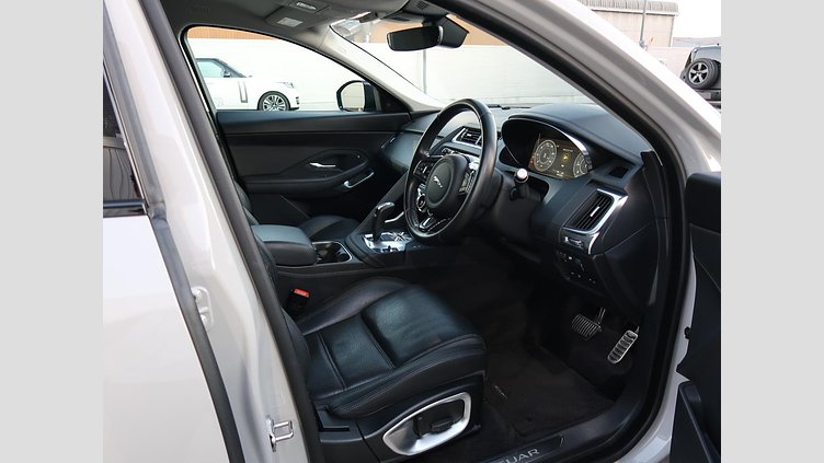 2019 認定中古車 Jaguar E-Pace ボラスコグレー D180 オートマチック全輪駆動 S