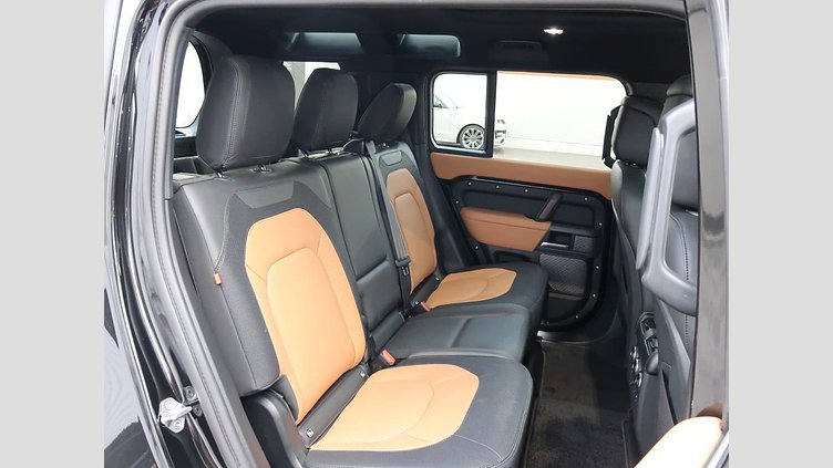 2024 認定中古車 Land Rover Defender 110 サントリーニブラック D300 AWD（AT） X-DYNAMIC HSE