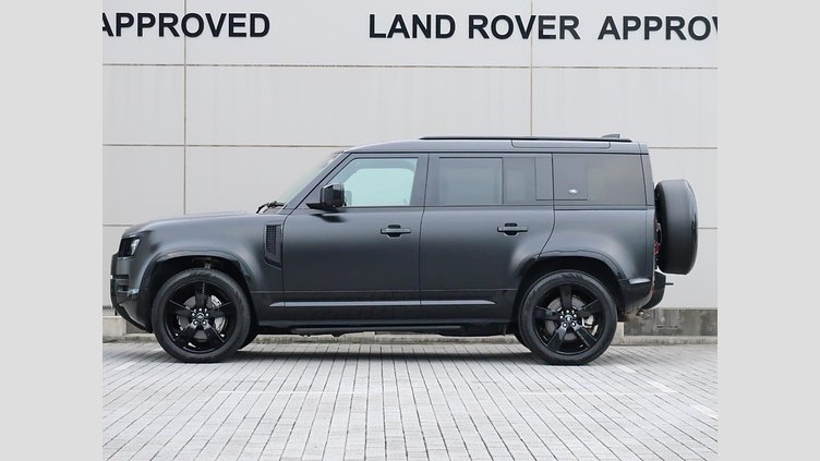 2024 認定中古車 Land Rover Defender 110 サントリーニブラック D300 AWD（AT） X-DYNAMIC HSE
