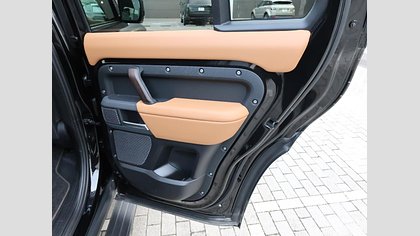 Defender 110 27