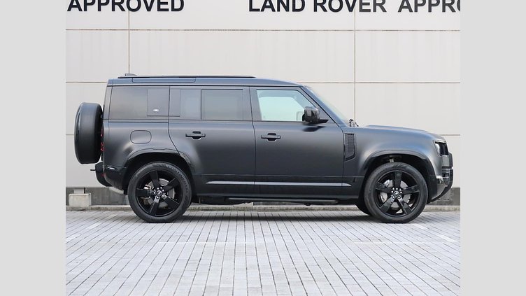 2024 認定中古車 Land Rover Defender 110 サントリーニブラック D300 AWD（AT） X-DYNAMIC HSE