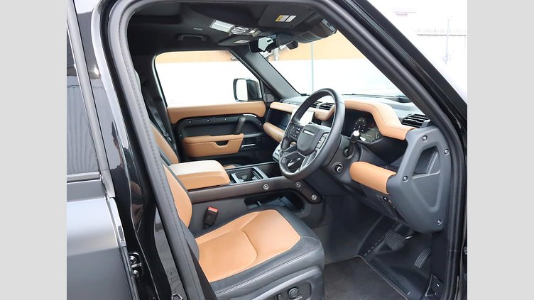 2024 認定中古車 Land Rover Defender 110 サントリーニブラック D300 AWD（AT） X-DYNAMIC HSE