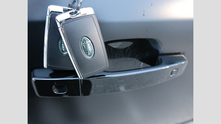 2024 認定中古車 Land Rover Defender 110 サントリーニブラック D300 AWD（AT） X-DYNAMIC HSE