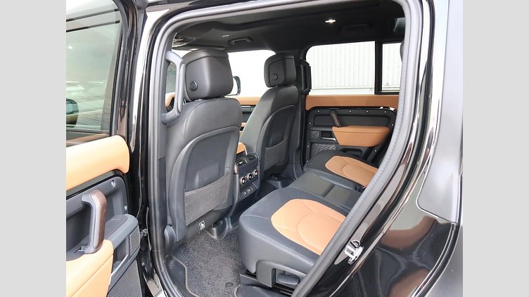 2024 認定中古車 Land Rover Defender 110 サントリーニブラック D300 AWD（AT） X-DYNAMIC HSE