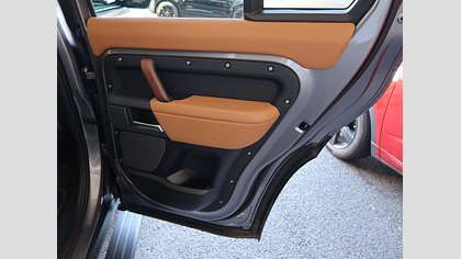 Defender 110 41