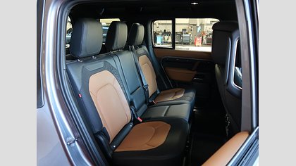 Defender 110 42